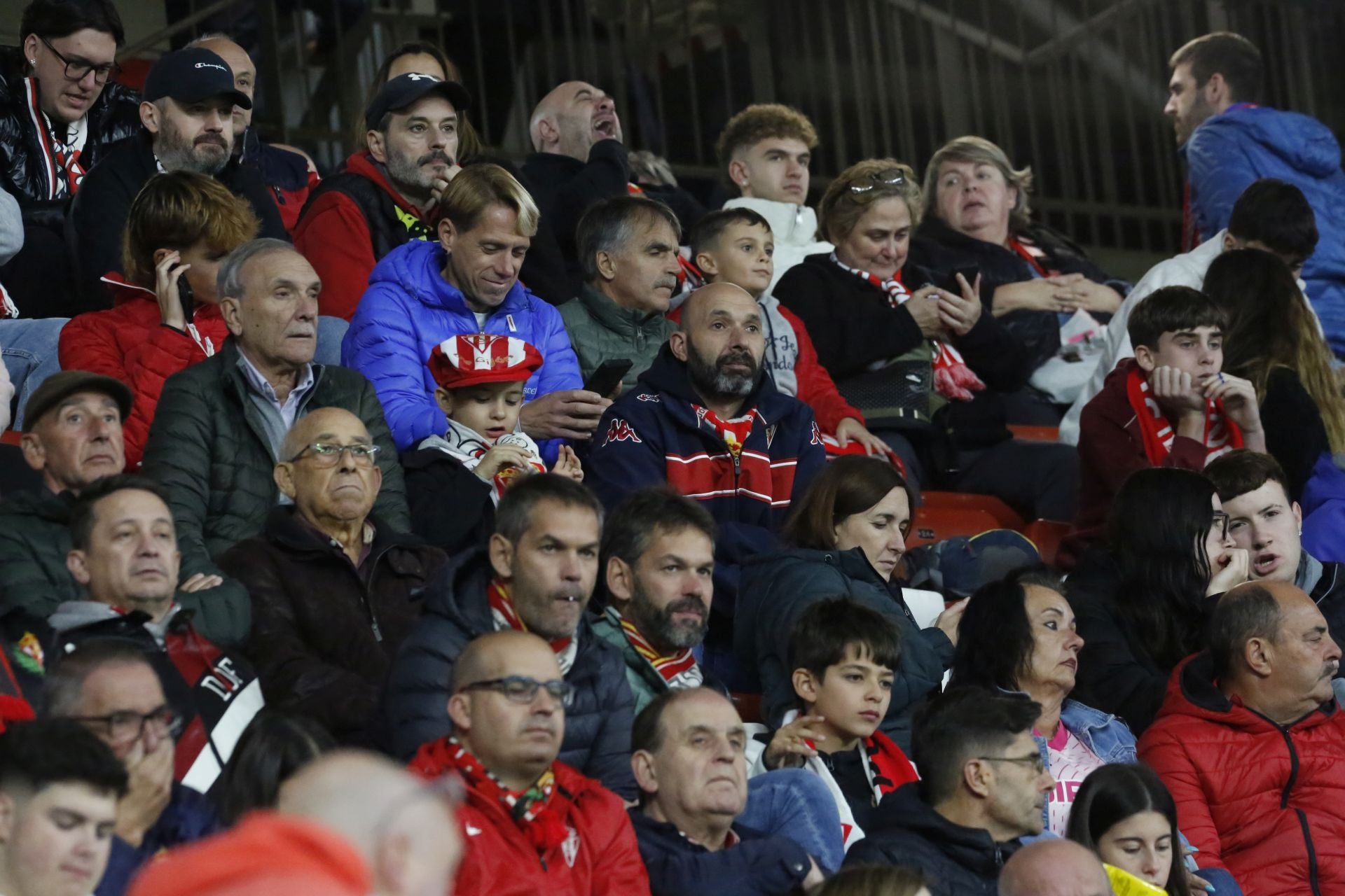 ¿Estuviste en el Sporting - Zaragoza? ¡Búscate!