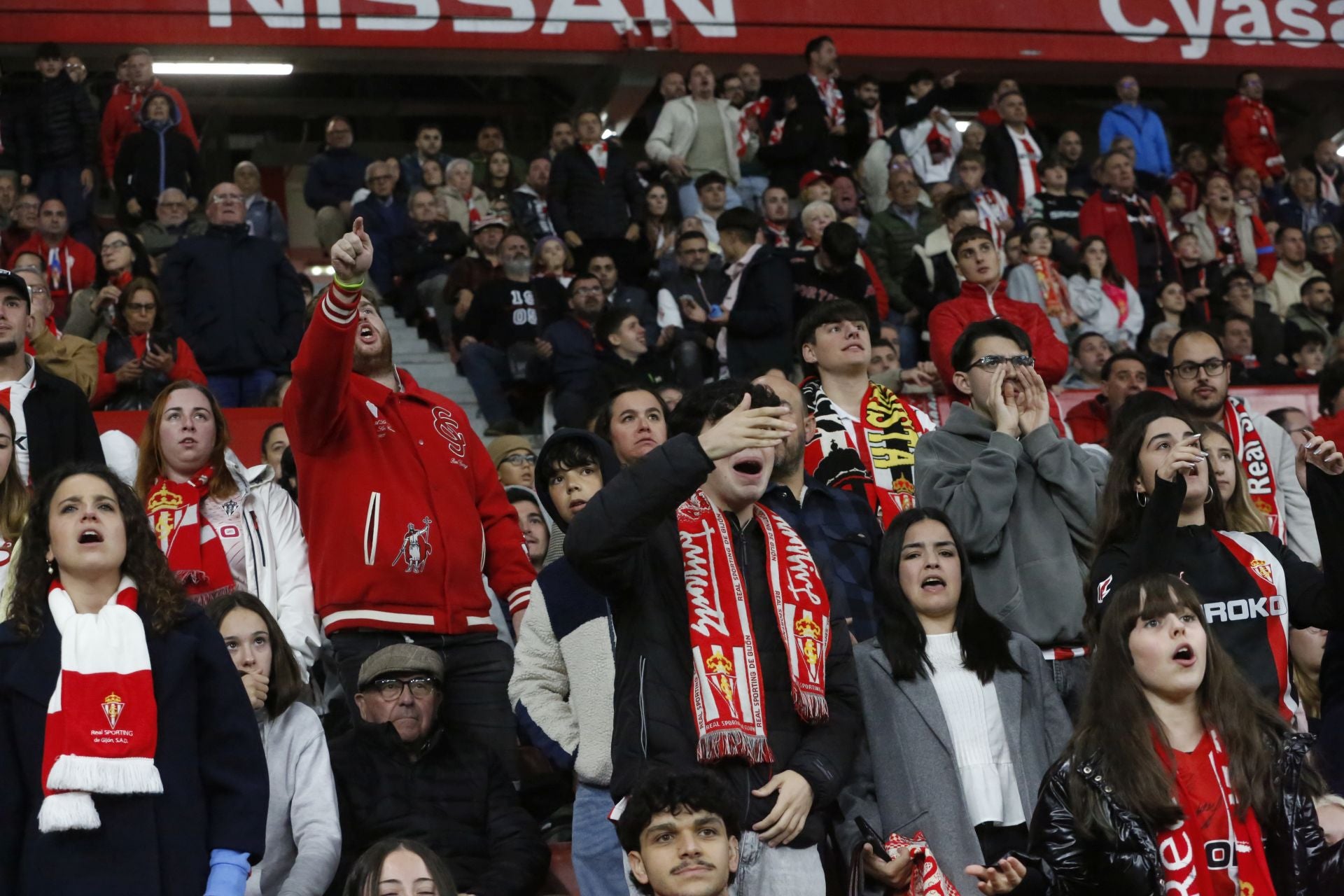 ¿Estuviste en el Sporting - Zaragoza? ¡Búscate!