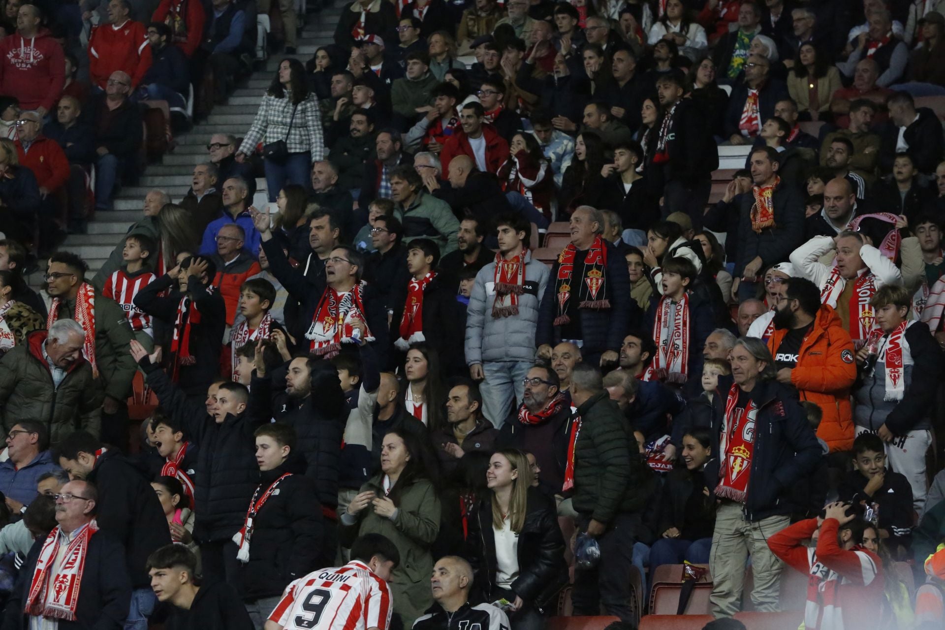 ¿Estuviste en el Sporting - Zaragoza? ¡Búscate!