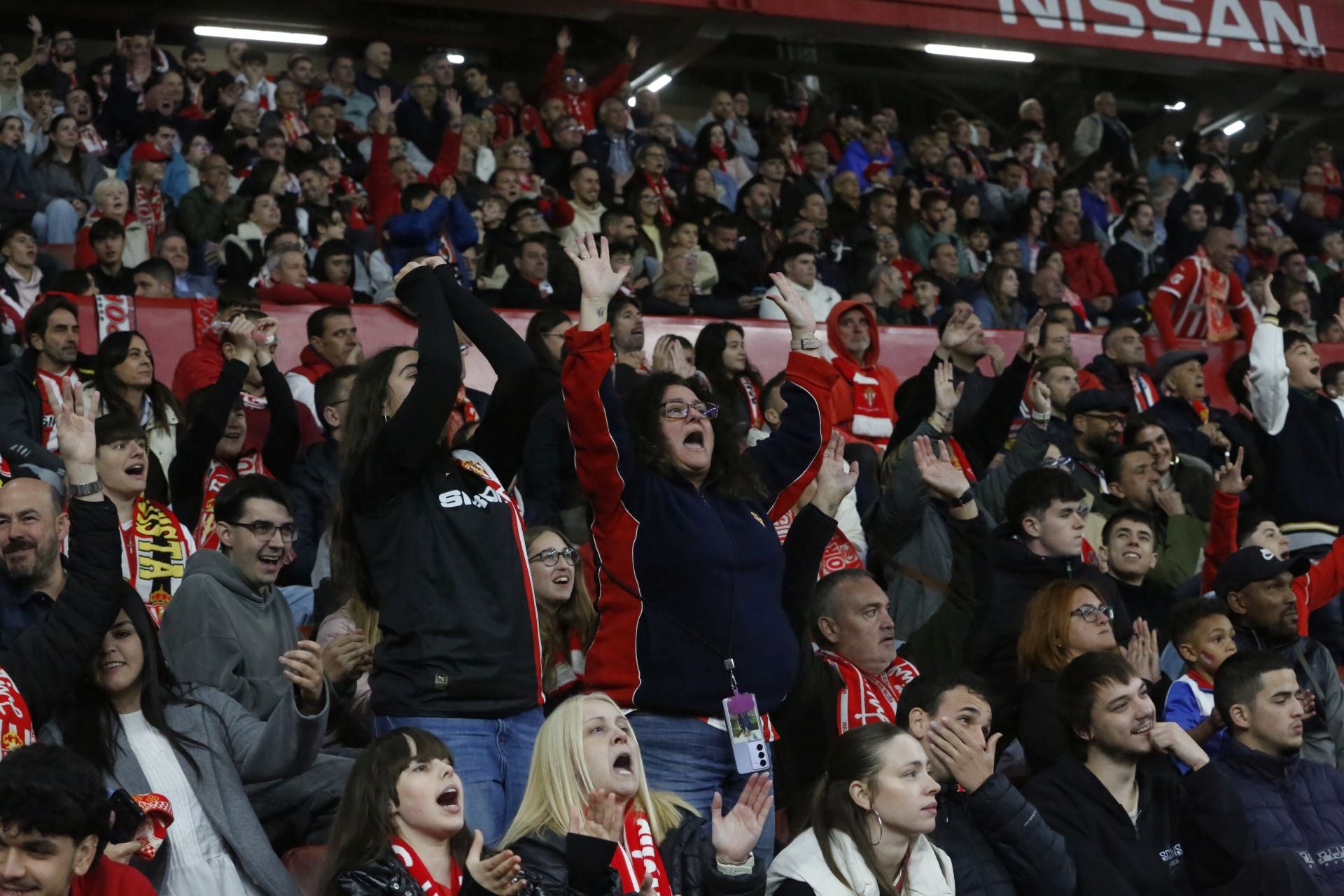 ¿Estuviste en el Sporting - Zaragoza? ¡Búscate!