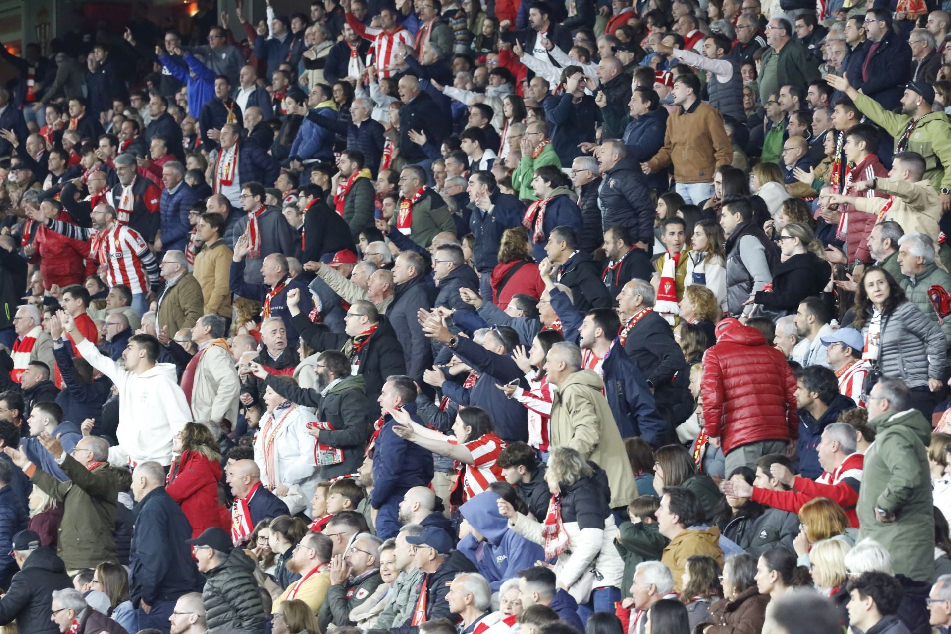 ¿Estuviste en el Sporting - Zaragoza? ¡Búscate!