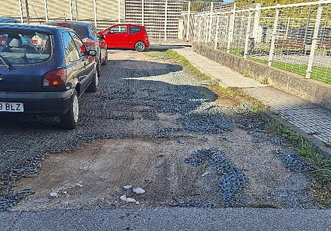 Deterioro en el aparcamiento multimodal de La Calzada.