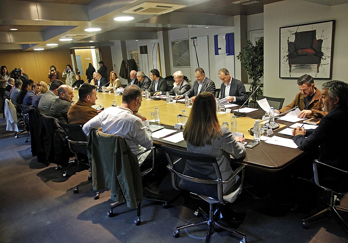 Un momento de la reunión de la Alianza por las Infraestructuras celebrada en Oviedo.