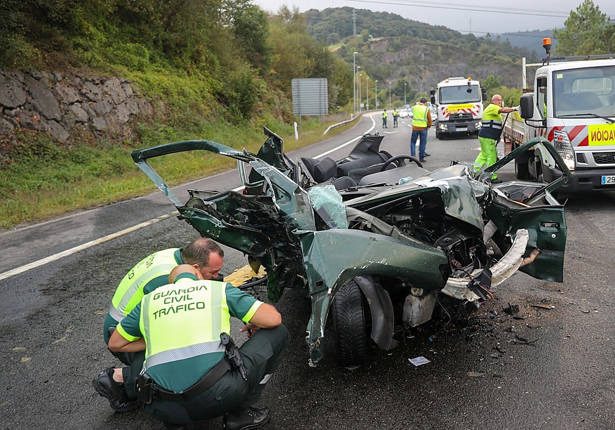 Brutalidad del choque provocado por el kamikaze en Ribera de Arriba en septiembre de 2022.