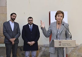 La alcaldesa de Gijón, Carmen Moriyón, pronuncia su discurso en la inauguración de la calle Sergio Marqués.
