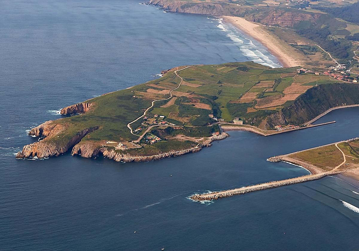 Dique del Puerto de Avilés que se refozará en 2026.