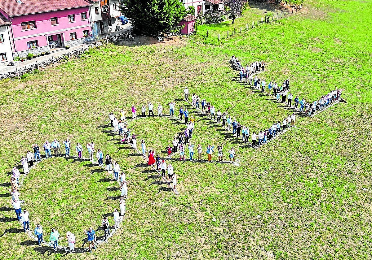 Los vecinos de Orlé, escribiendo su nombre.