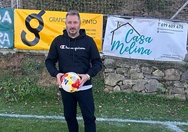 El técnico del Puerto de Vega, Javi Prendes, preparado para la cita copera.