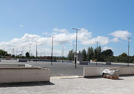Aspecto de las obras del aparcamiento de la avenida de Portugal, el verano pasado.