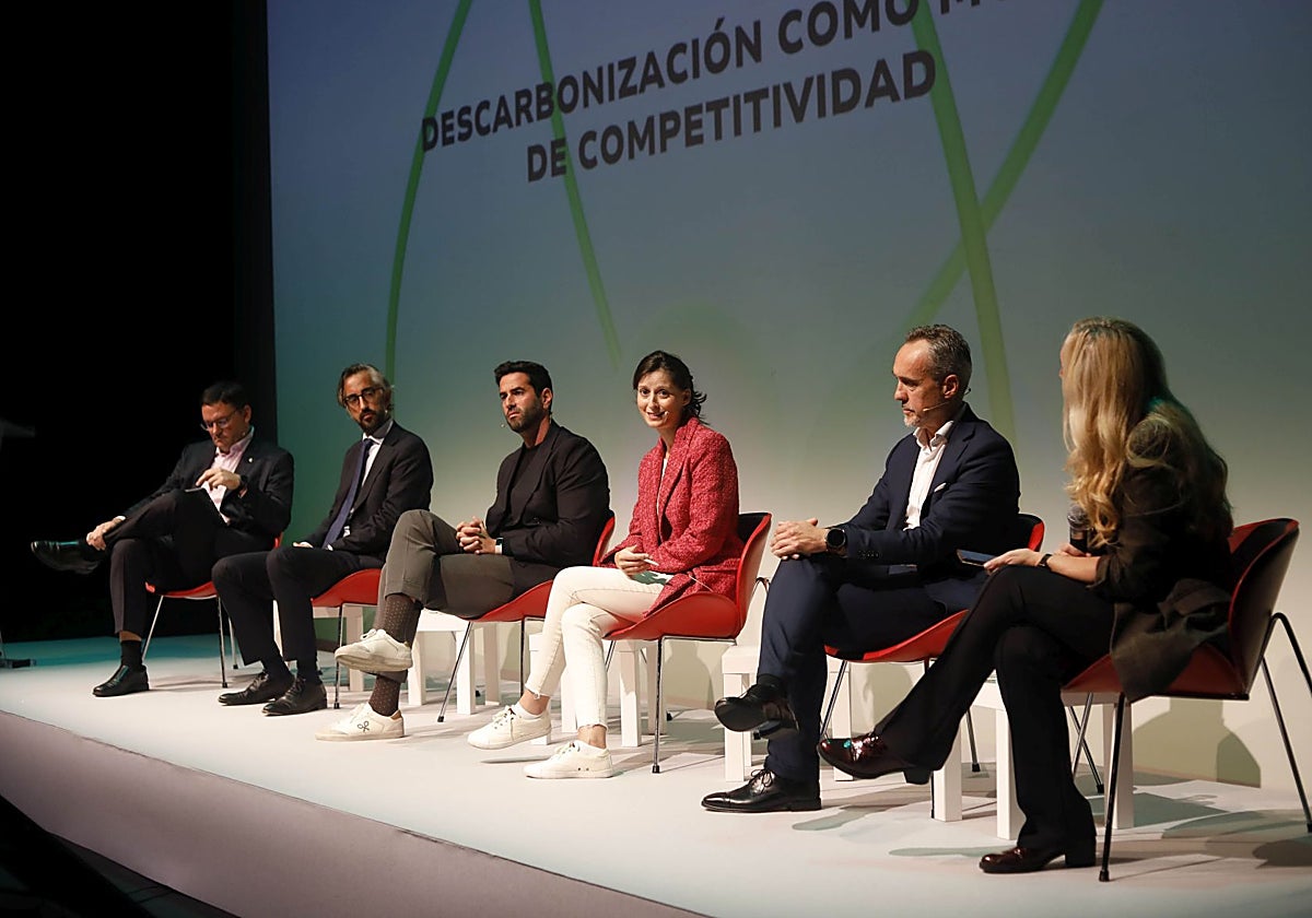 Jorge Julián Álvarez (Bayer), Miguel Rodrigo (IDAE), Rubén Hidalgo (CAPSA) Carmen Navarro (GECV), Carlos García (Faen) y Susana García.