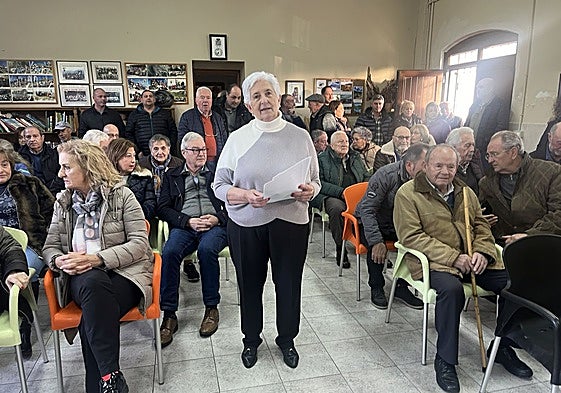 Loli Prendes, en una asamblea por las baterías.