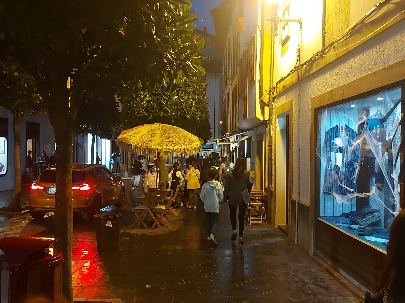 Halloween llena las calles de Villaviciosa