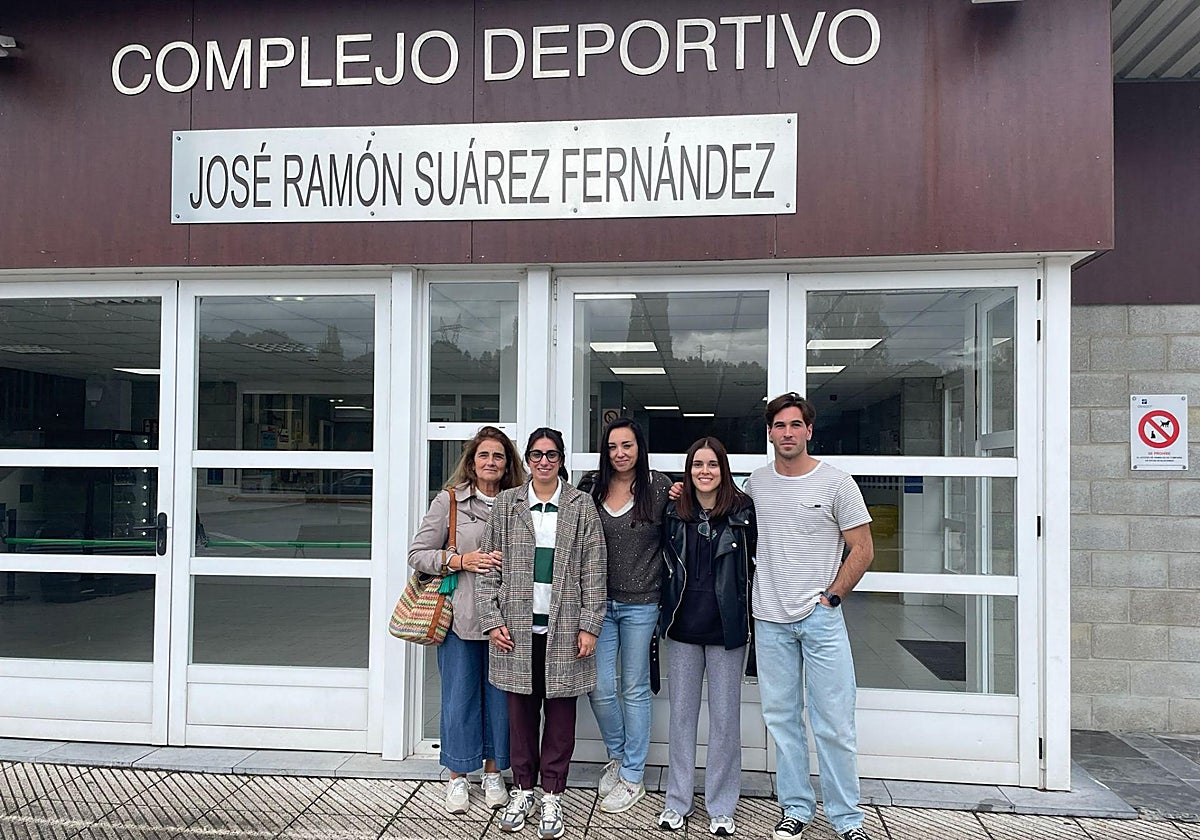 Los profesores del colegio de Latores que participaron en el proyecto.