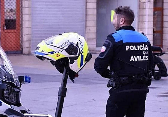 Un agente de la Policía Local de Avilés.