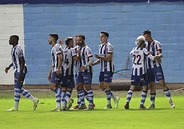 El Real Avilés celebra la victoria.