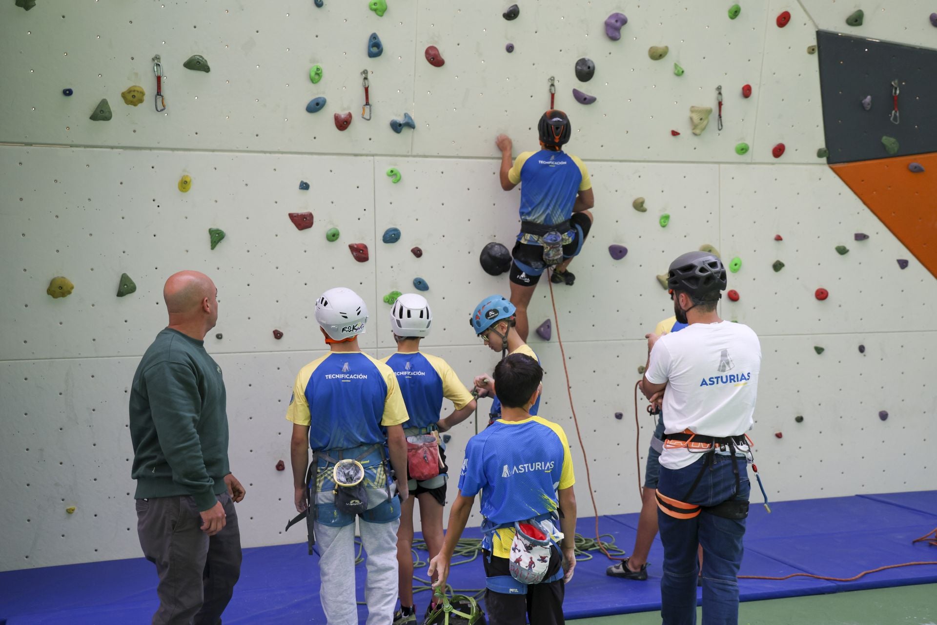 Villaviciosa estrena rocódromo