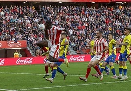 El Sporting de Gijón suma y sigue pese a las bajas