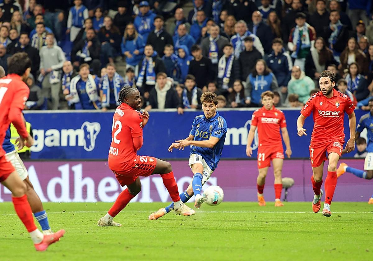 El estreno en Liga del juvenil Pablo Agudín fue una de las notas positivas que dejó el encuentro.