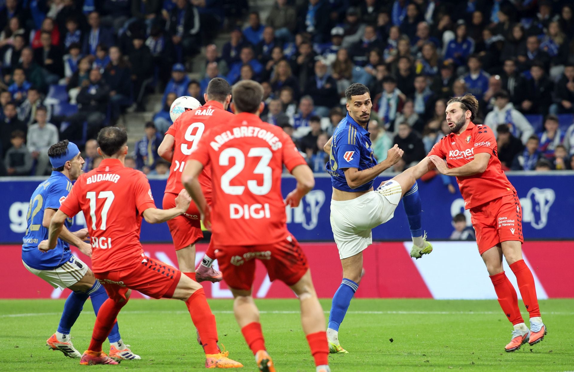 Las mejores jugadas del Real Oviedo - Osasuna en imágenes