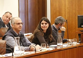 La edil de Hacienda de Avilés, Raquel Ruiz, en el pleno que se celebró el pasado 31 de octubre.