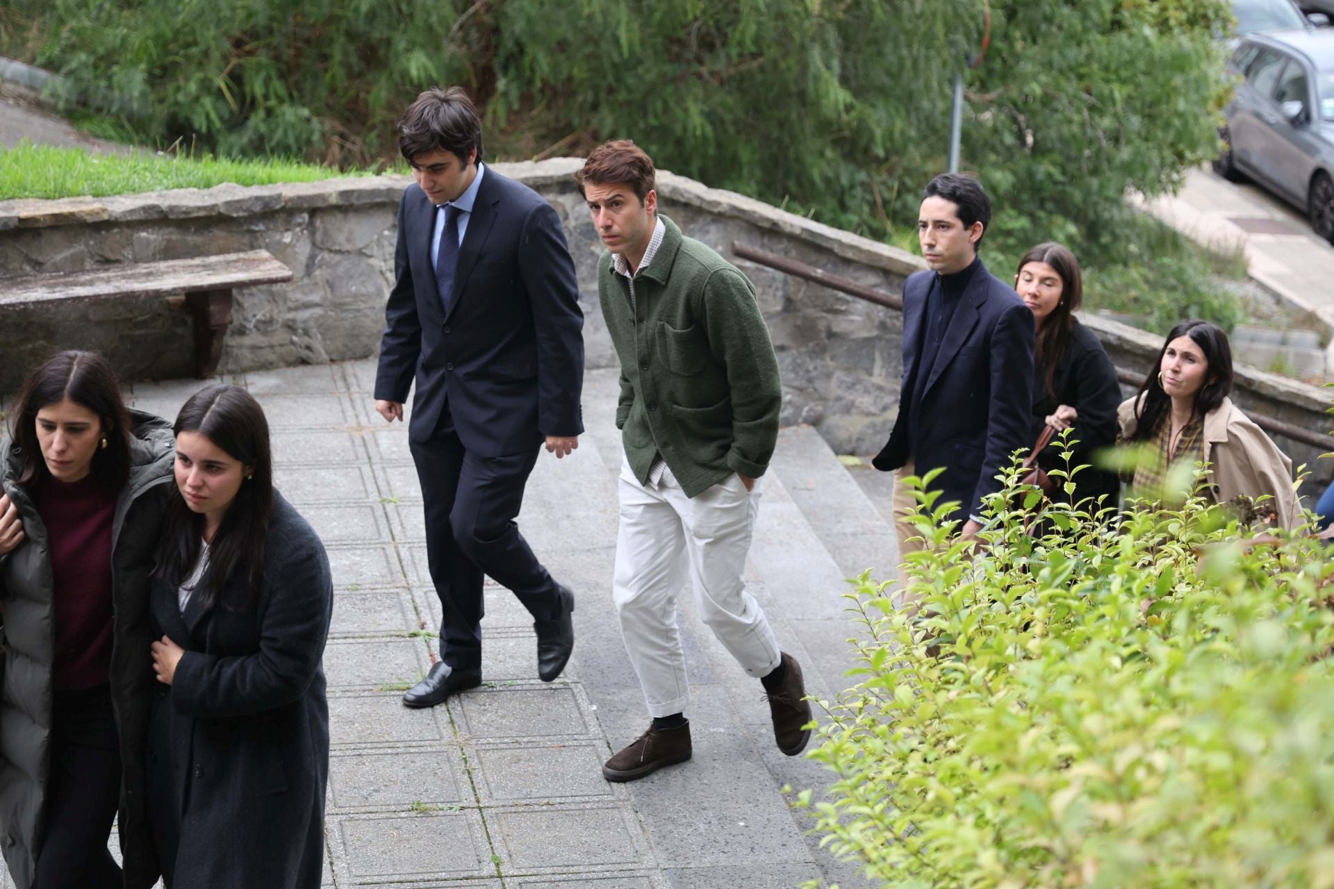La iglesia de San Esteban en Muros del Nalón da su último adiós al magistrado Martín del Peso