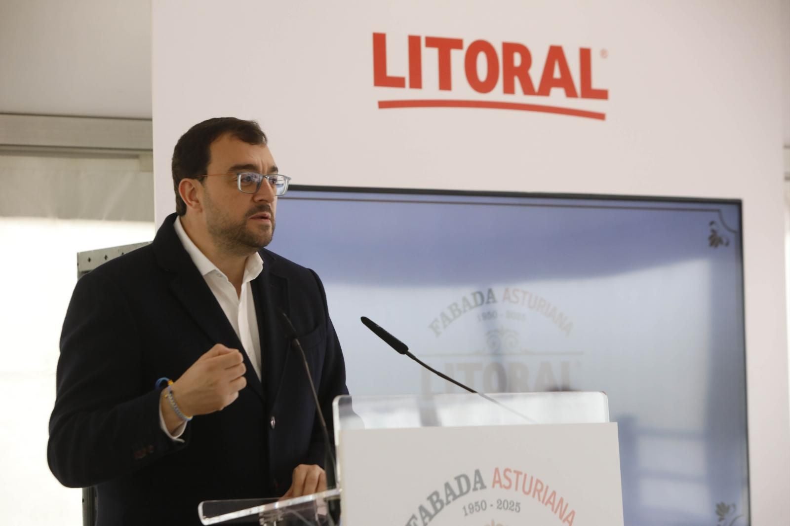 Adrián Barbón este jueves en el acto del 75 aniversario de la Fabada Litoral.