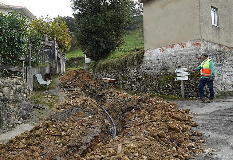 Comienzan las obras de renovación del pavimento del núcleo rural de Lamuño, en Siero