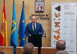 El concejal de Medio Ambiente, Rodrigo Pintueles, en la presentación de la campaña de reciclaje de residuos.