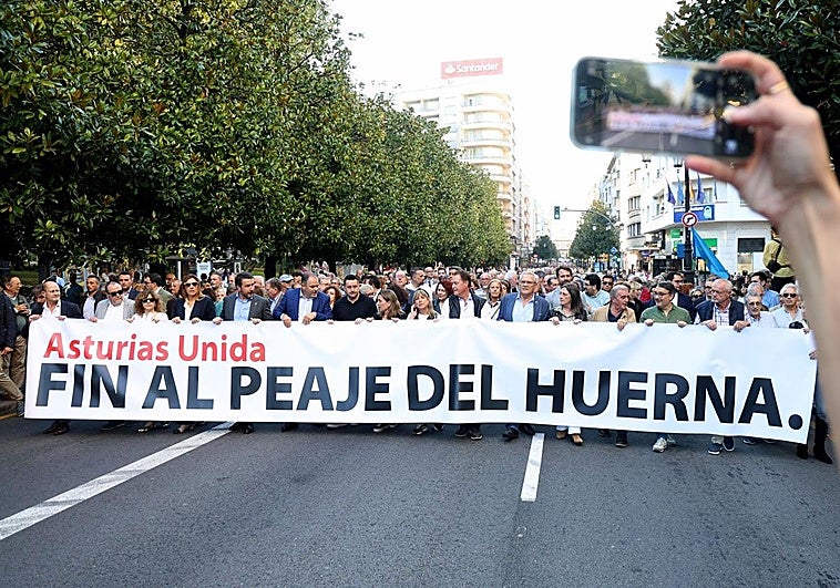 Más de 200 conductores se unen a la Unión de Consumidores de España para reclamar la devolución de peajes