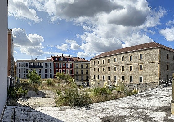 Estado actual del edificio de Tabacalera, que se convertirá en un centro de arte.