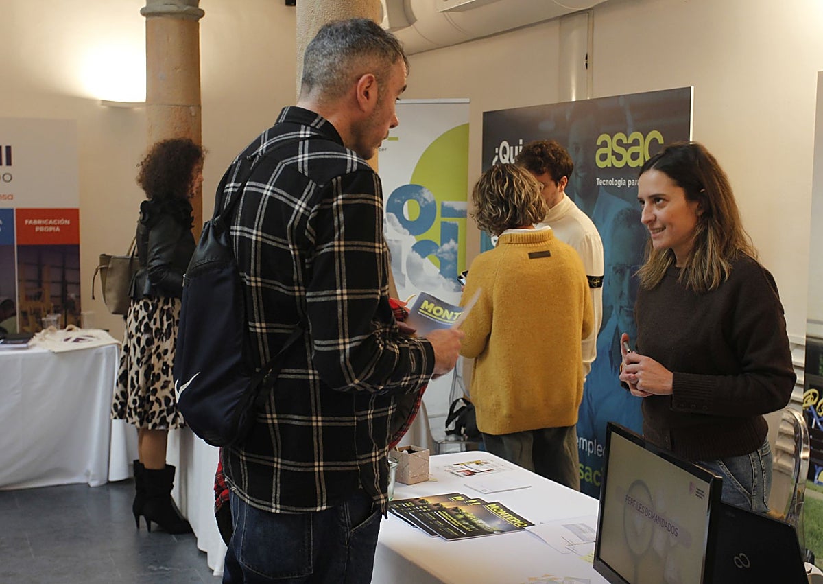 Imagen secundaria 1 - 600 mayores de 45 años y más de 40 empresas en la Feria de Empleo