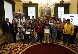 Presentación del calendario solidario de Alarde, este miércoles, en el Ayuntamiento de Gijón.