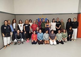 Foto de familia de las participantes en el curso.