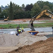 Obras de urbanización en la parcela de la Universidad Europea, en Gijón.