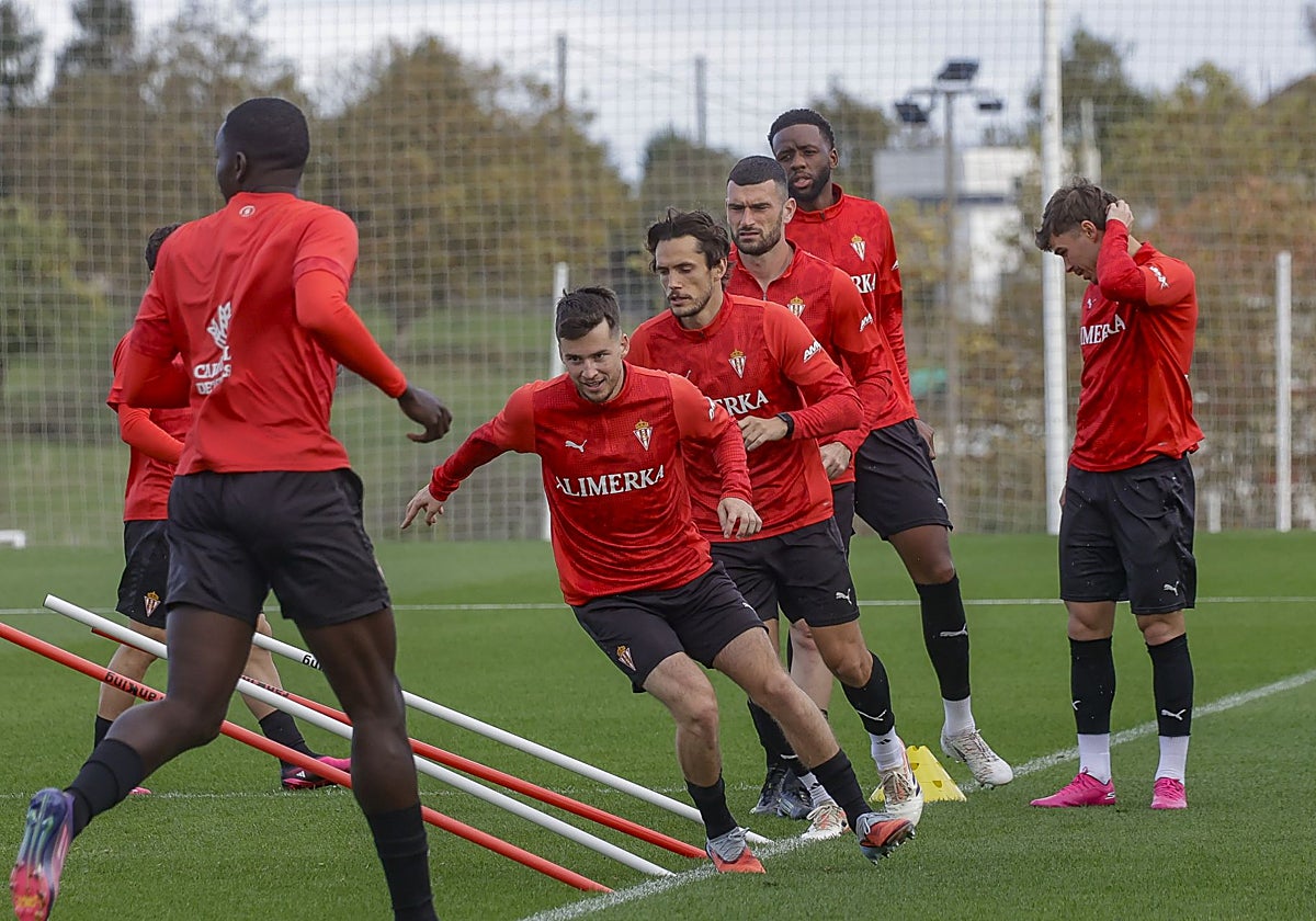 Guille, en el centro de la imagen, realizando un ejercicio de velocidad en Mareo.