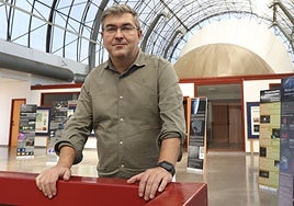 Rubén González, en la Escuela de Marina Civil.