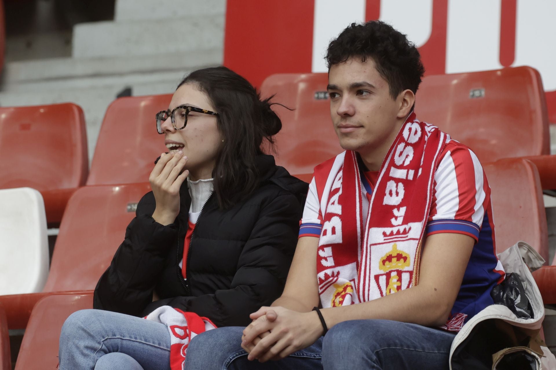 Fotos | ¿Estuviste en El Molinón en el Sporting de Gijón - Eibar? ¡Búscate!