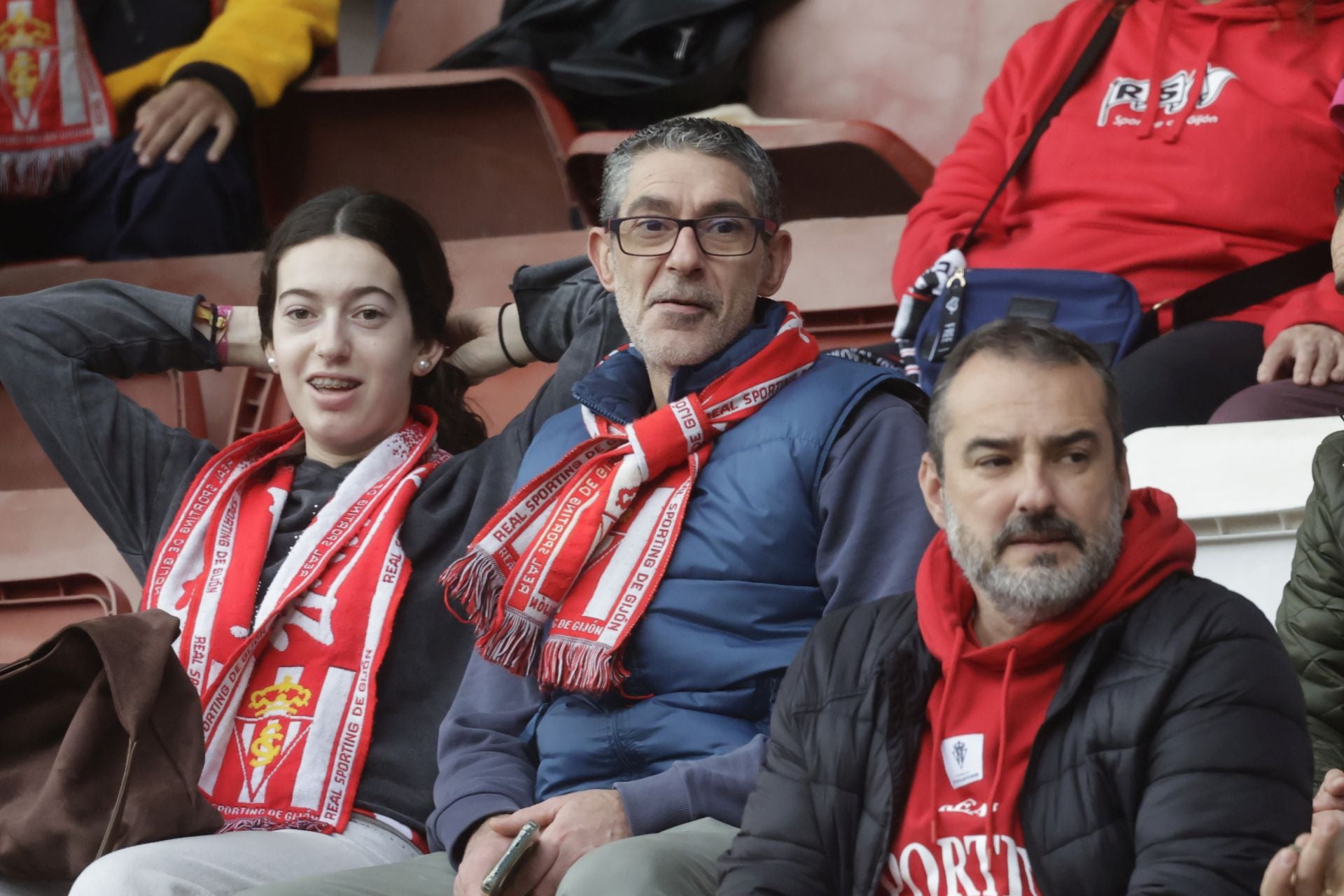 Fotos | ¿Estuviste en El Molinón en el Sporting de Gijón - Eibar? ¡Búscate!