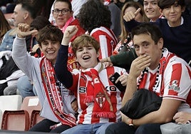 Fotos | ¿Estuviste en El Molinón en el Sporting de Gijón - Eibar? ¡Búscate!