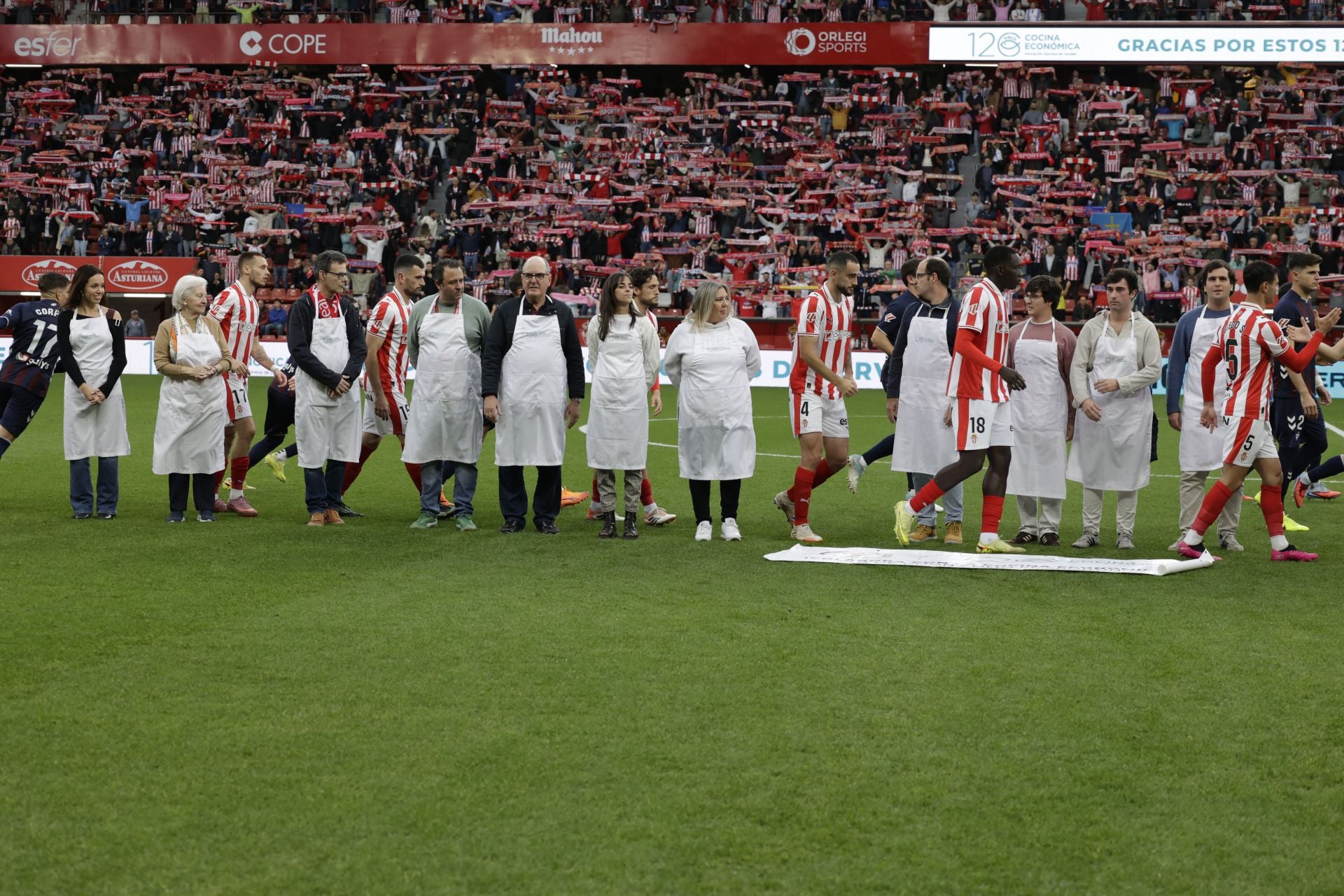 Fotos | ¿Estuviste en El Molinón en el Sporting de Gijón - Eibar? ¡Búscate!