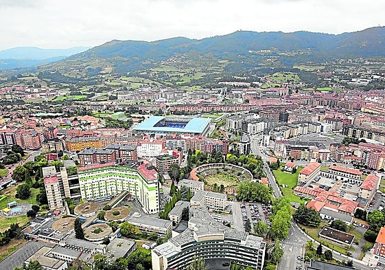 Vista aérea del antiguo complejo sanitario de El Cristo desde el helicóptero de la Policía Nacional.