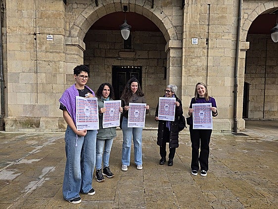 Presentación de la manifestación por el 25N en Avilés.