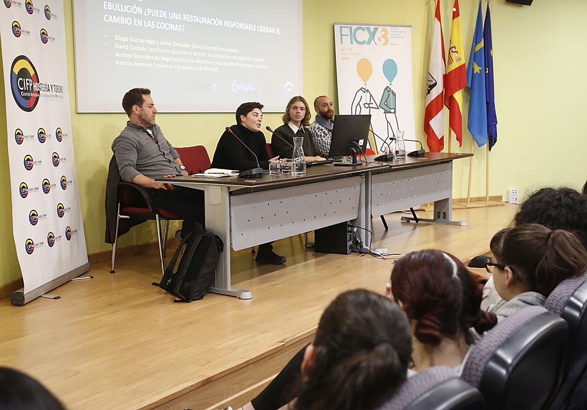 David Calzado, Andrea González, Diego García-Vega y Narciso Bermejo, durante la charla.