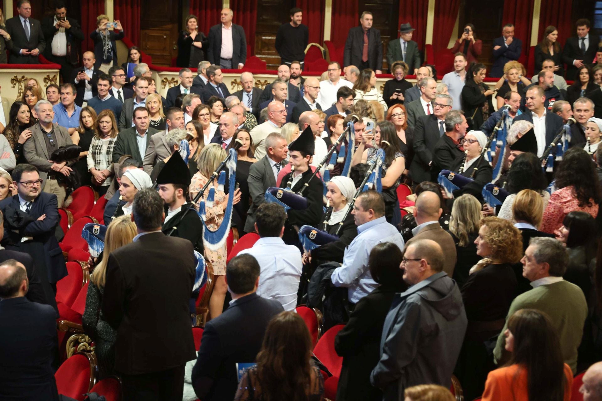 La fiesta de Otea y despedida de Almeida en imágenes