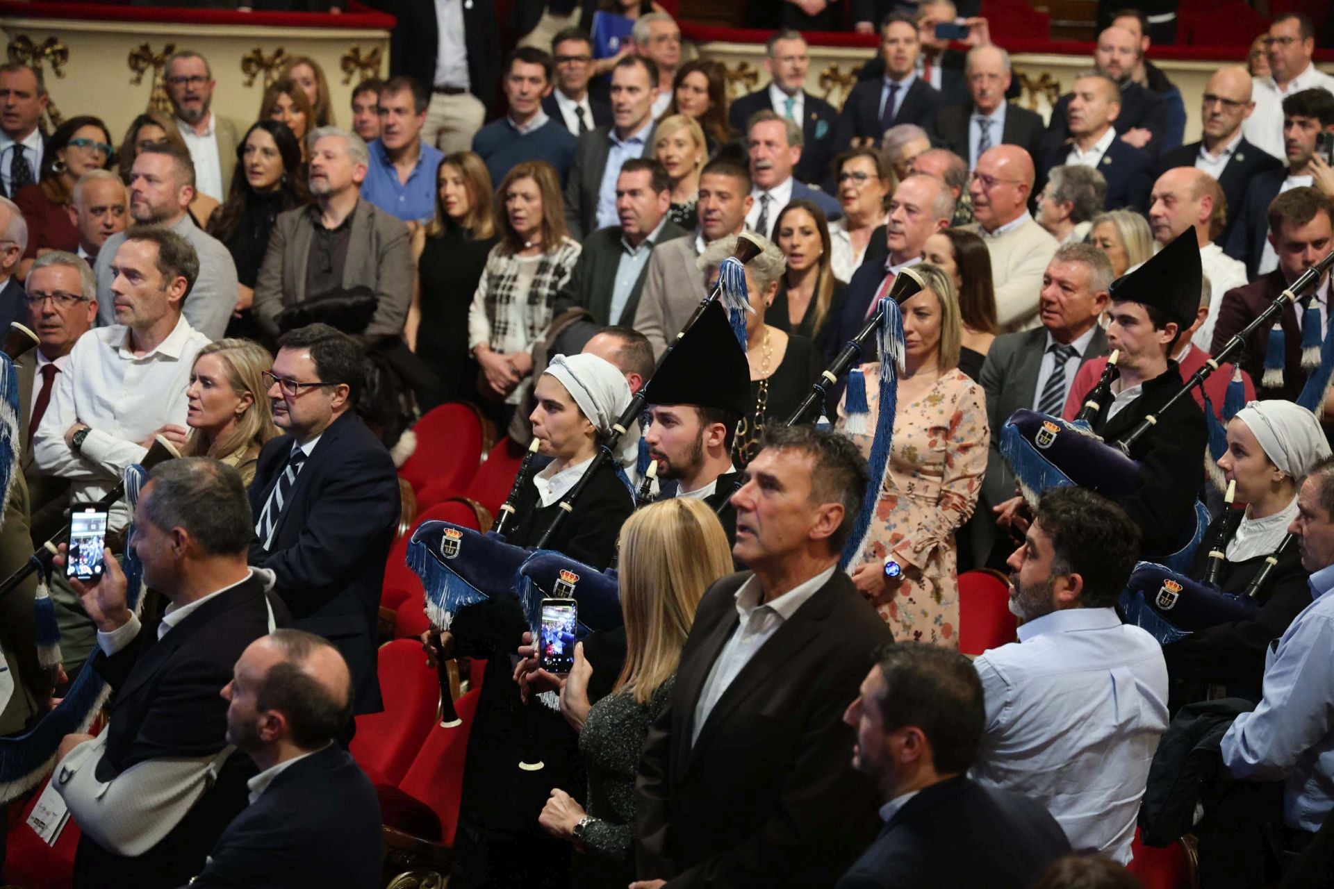 La fiesta de Otea y despedida de Almeida en imágenes