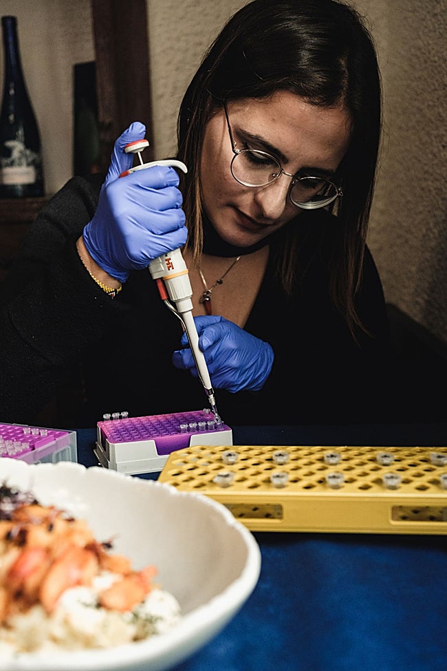 Realización de los análisis en un restaurante.