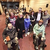 Delante, Domingo Martínez Sola y Teresa Vieites; detrás, Soraya Casares, Yolanda de Luis, Carmen Peláez, Isabel Menéndez, José Manuel Rodríguez Baltar y Mariví Monteserín.