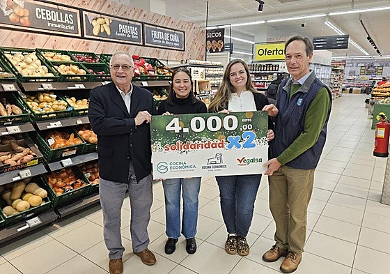Autoservicios Familia entrega donación especial a cocinas económicas de Oviedo y Gijón por Navidad