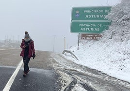Las imágenes que deja la primera nevada del otoño en Asturias