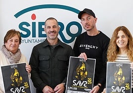 La edil Ana Nosti y el alcalde de Siero, Ángel García, con Eduardo González y Noelia Blanco, de Polarte.